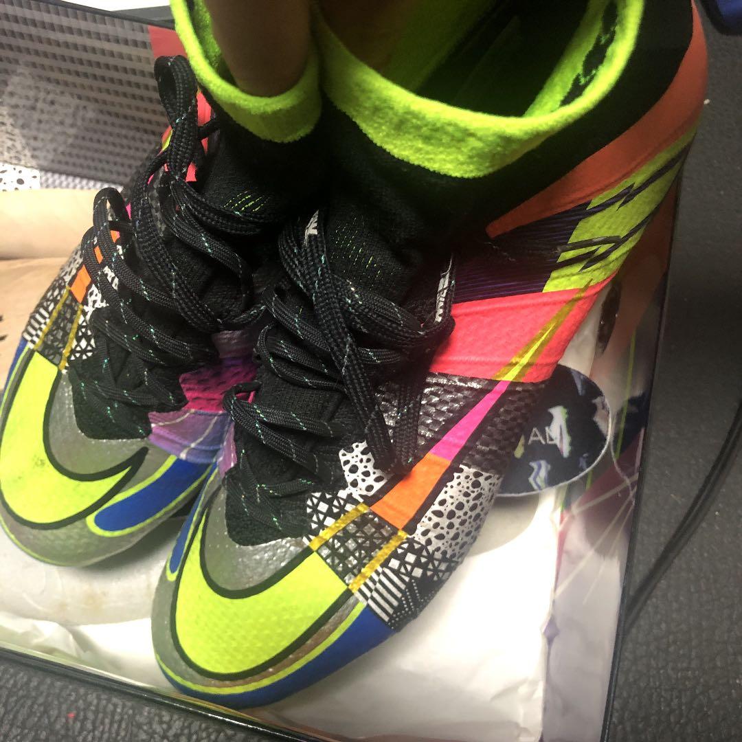 ナイキマーキュリアル　ワットザ　世界3000足限定