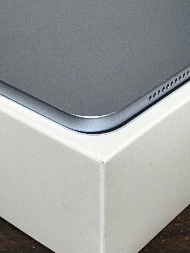 よ*ん様 iPad Air 10.9インチ ブルー Apple Pencil付き