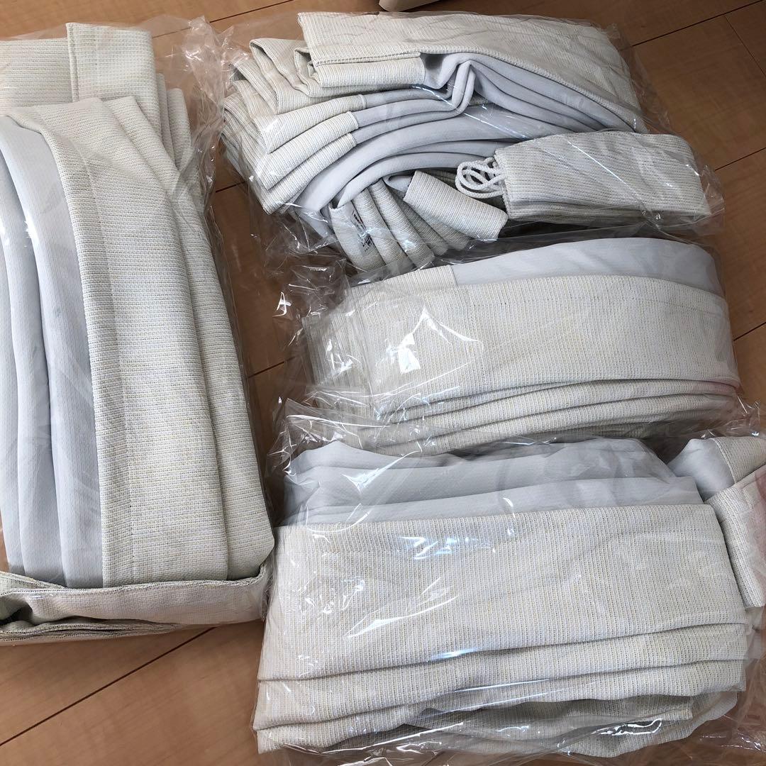 4枚　新品　unico ワージー ドレープカーテン　100×135 遮光1級