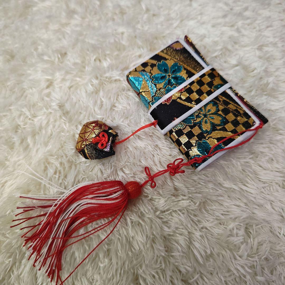 七五三　7歳　草履とバッグ　筥迫セット　ブラック　黒系　ゴールド　花柄　鞠