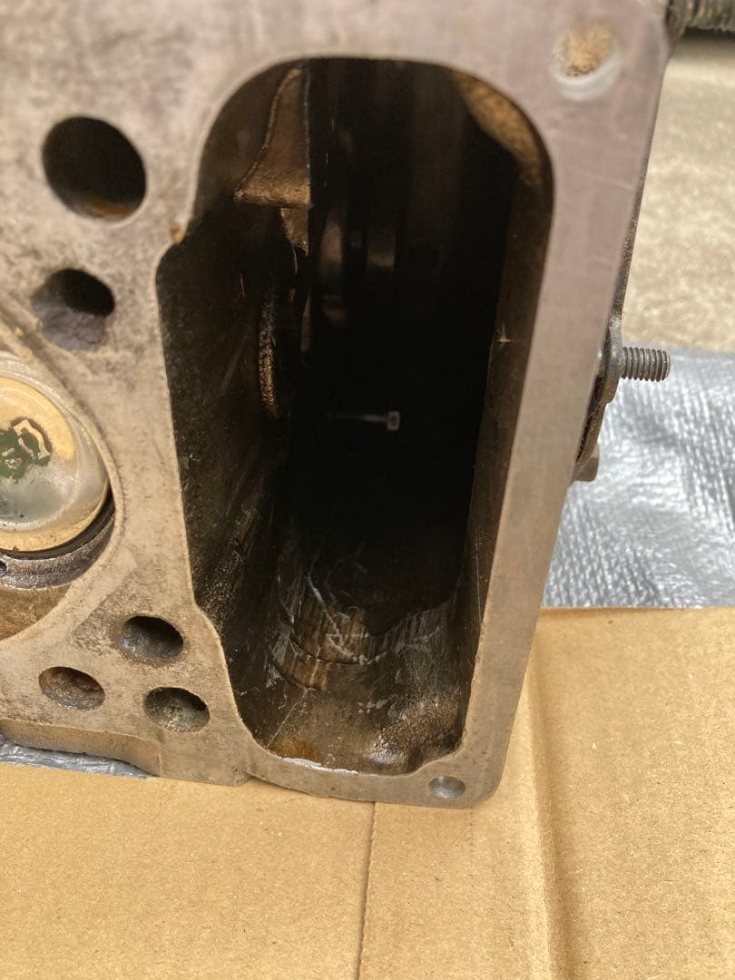 NISSANフェアレディーsr31ヘッドカバー