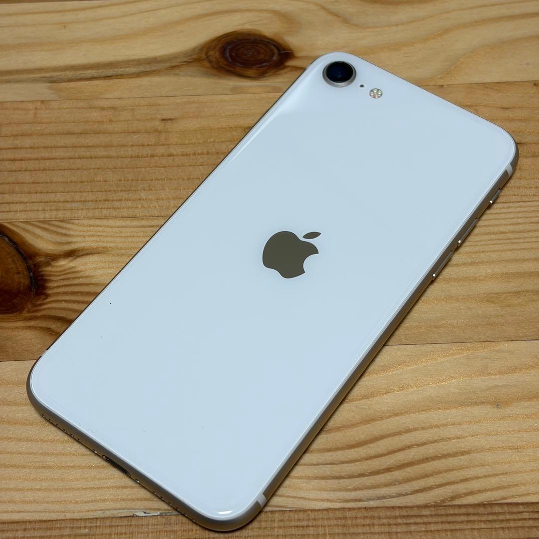 Q*e様 バッテリー新品　iPhoneSE第3世代64GB SIMフリー　美品