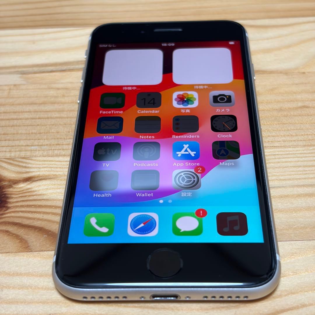 Q*e様 バッテリー新品　iPhoneSE第3世代64GB SIMフリー　美品