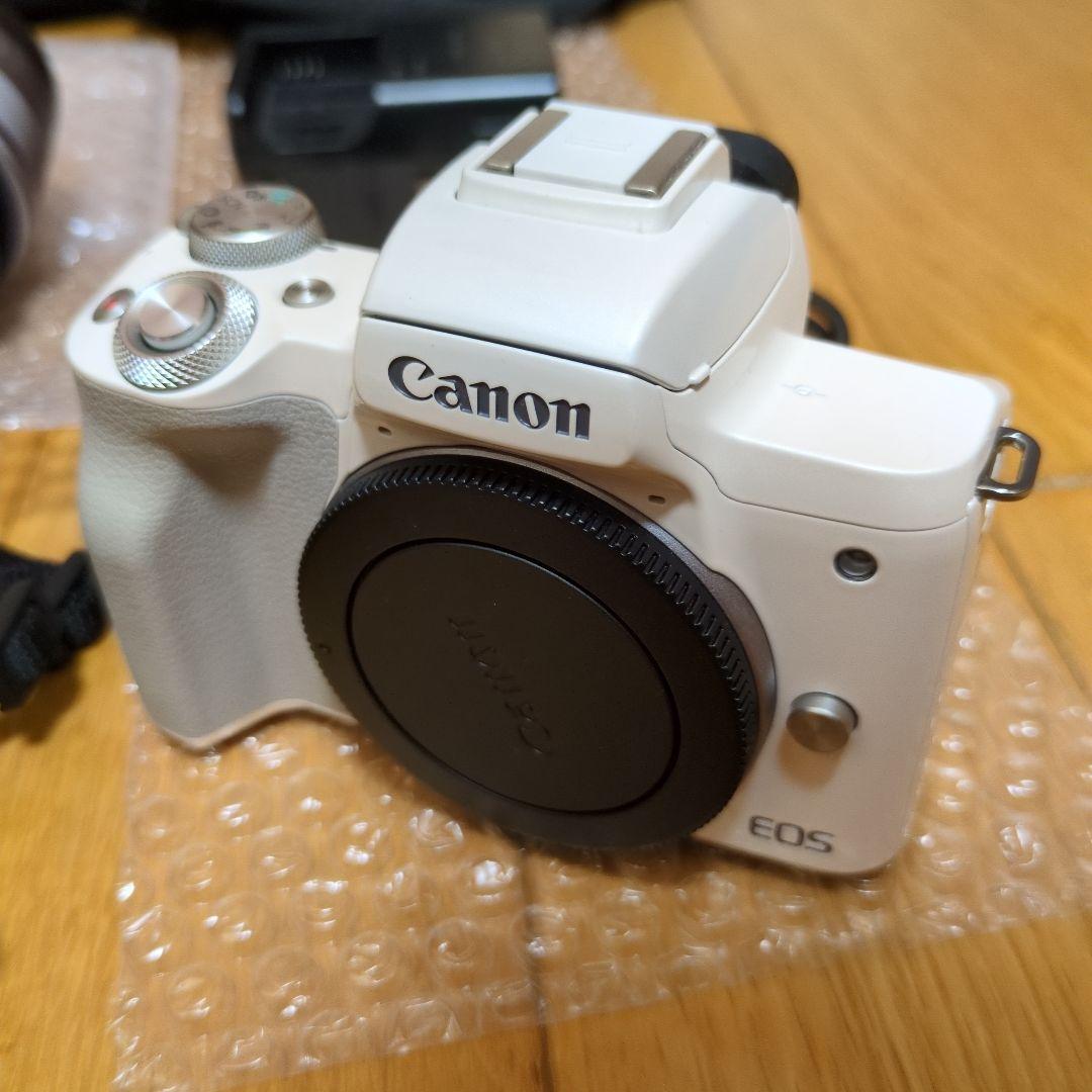 Canon EOS Kiss M ホワイト レンズ2本付き