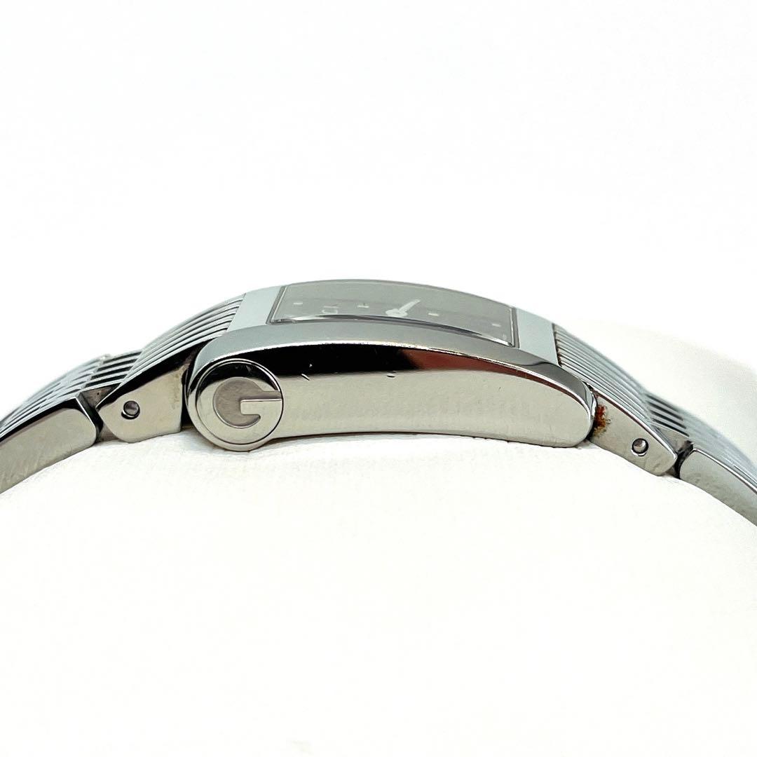 GUCCI Gメトロ レクタンブル 8600Lクオーツ 腕時計 ブラック文字盤