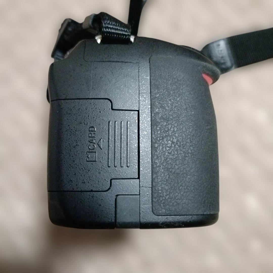 Nikon デジタル一眼レフカメラ D3100本体と充電器付き