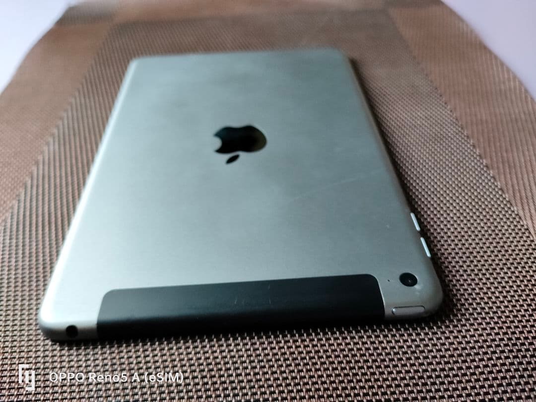 momo　値下げ　iPad mini4 32GB au wifiセルラー