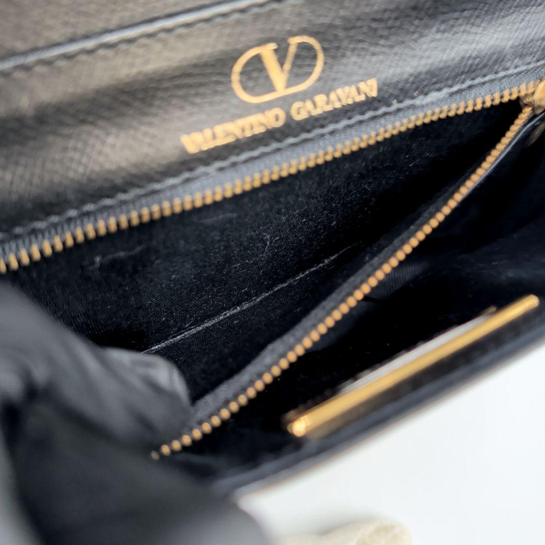 未使用 ヴァレンティノガラヴァーニ ショルダーバッグ フリンジ 本革 ブラック