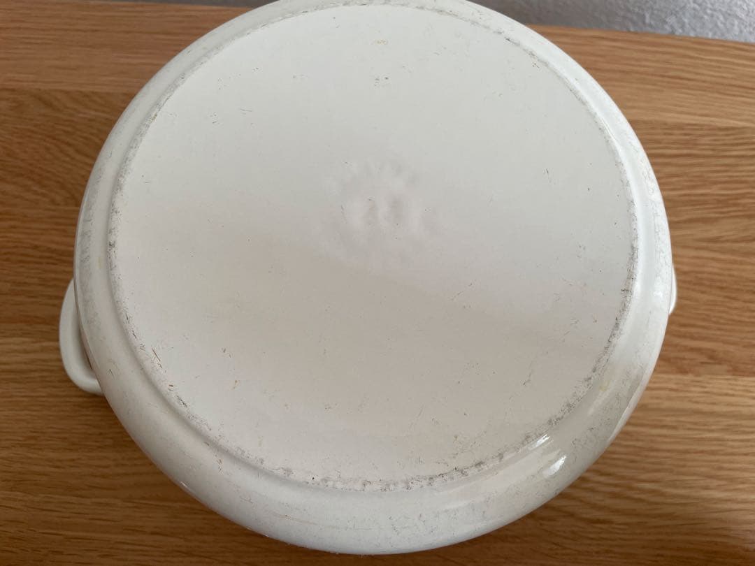 ルクルーゼ　LE CREUSET 22cm ココットロンド　ホワイト　スチーマー