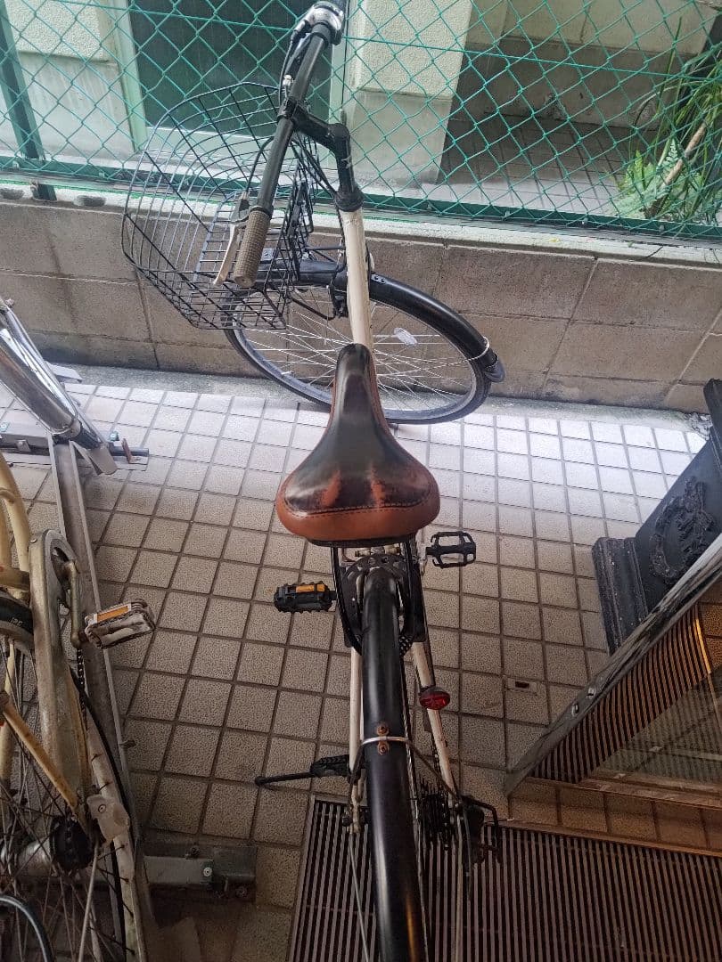 27.5インチホワイトシティサイクル 前面バスケット付き大阪市引き取りのみ