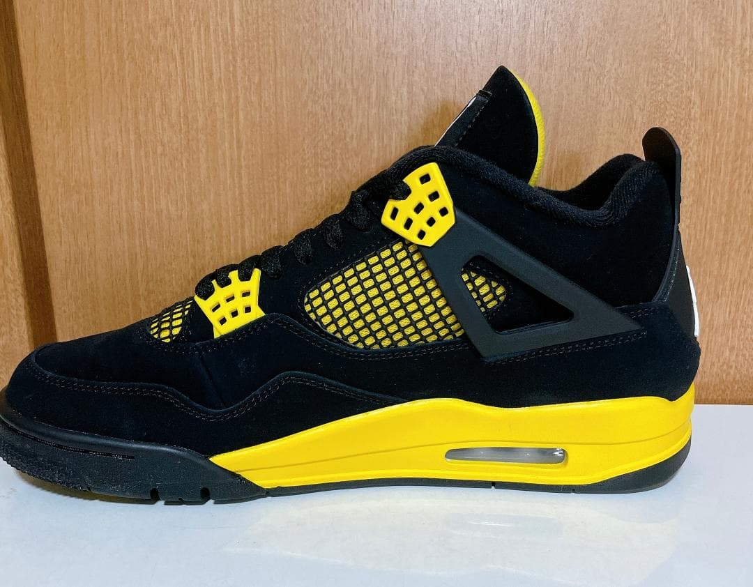 NIKE AIR JORDAN 4 RETRO サンダー ナイキ エア