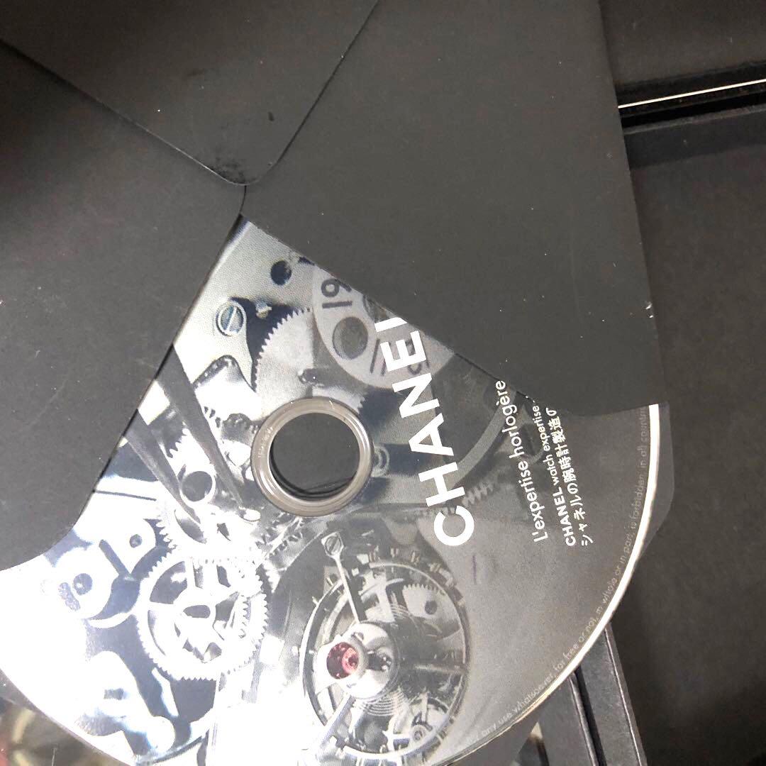 シャネル　時計ケースj12 ギャランティカード　DVD 取り扱い説明書等