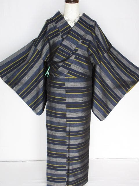 未着用に近い！美品＊本場縞大島＊本場大島紬＊上村商店＊着物＊１６３ｃｍ＊裄６７