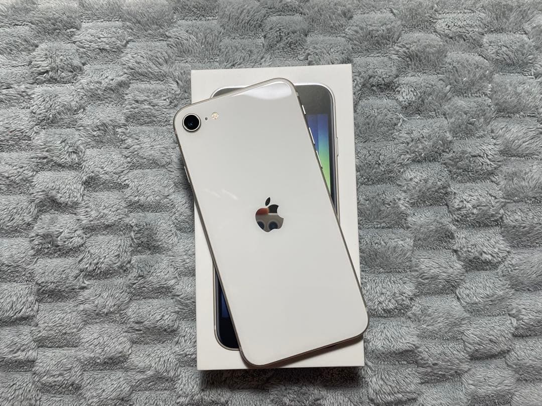 iPhone SE 第3世代 スターライト SIMフリー 超美品
