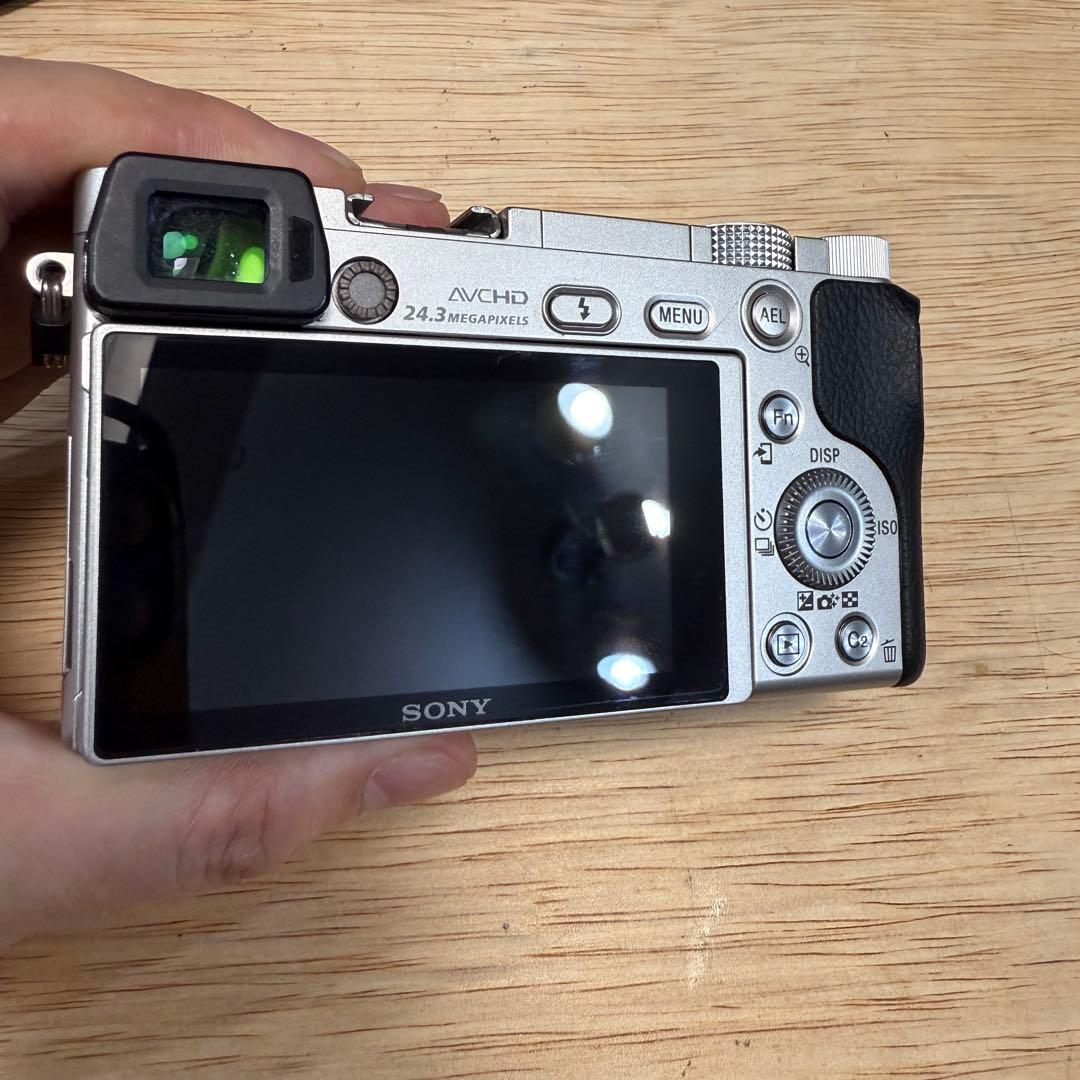 『 8486ショット 』 α6000 ボディSONY 美品　ILCE-6000