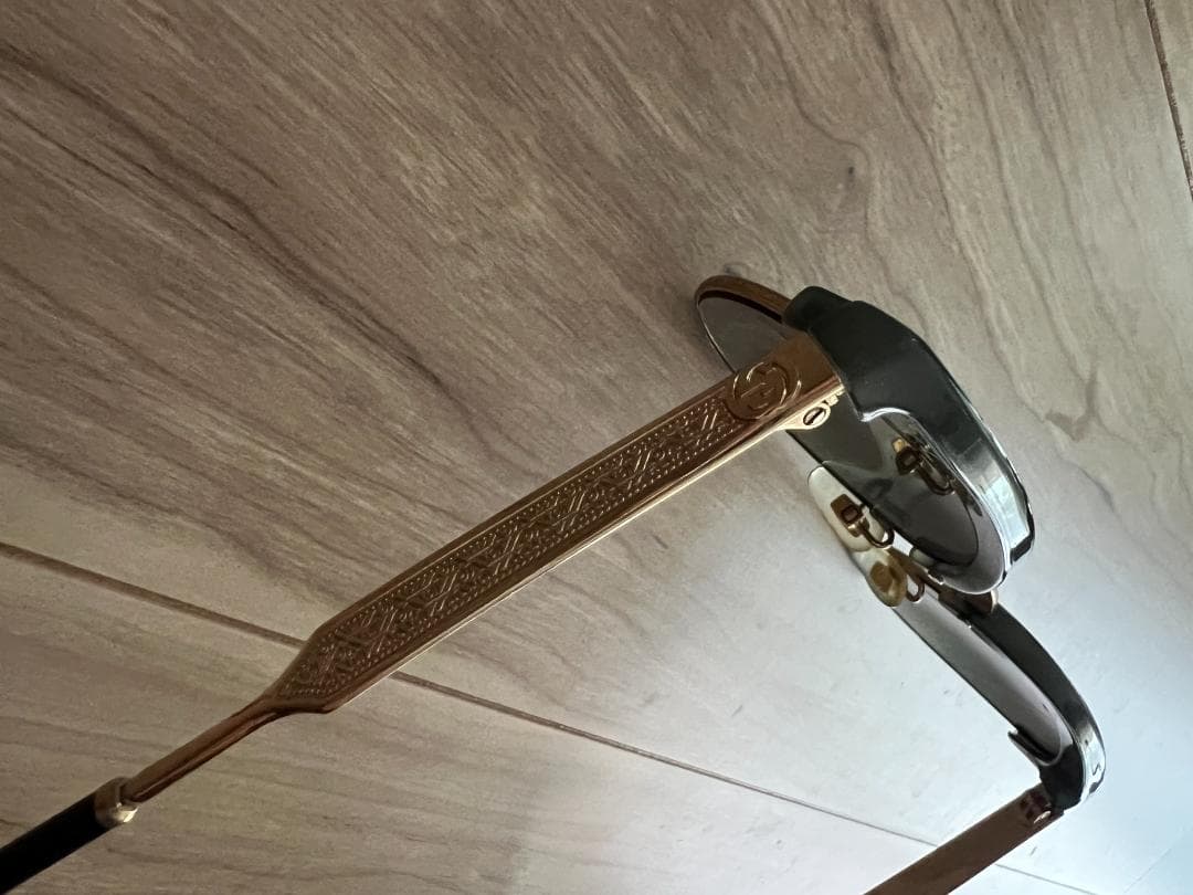 4 GUCCI サングラス