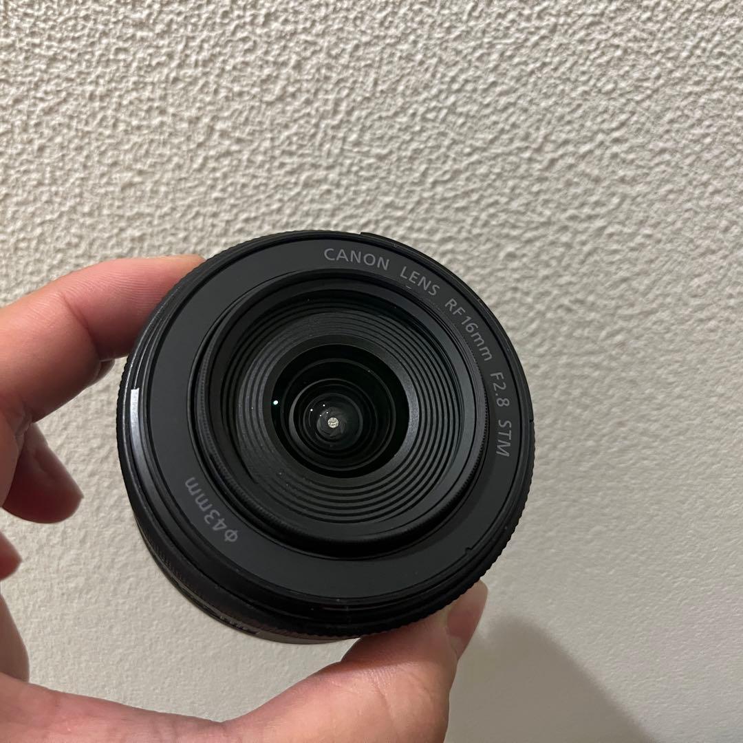 美品元箱付純正フード付Canon RF 16mm F2.8 STM 単焦点レンズ
