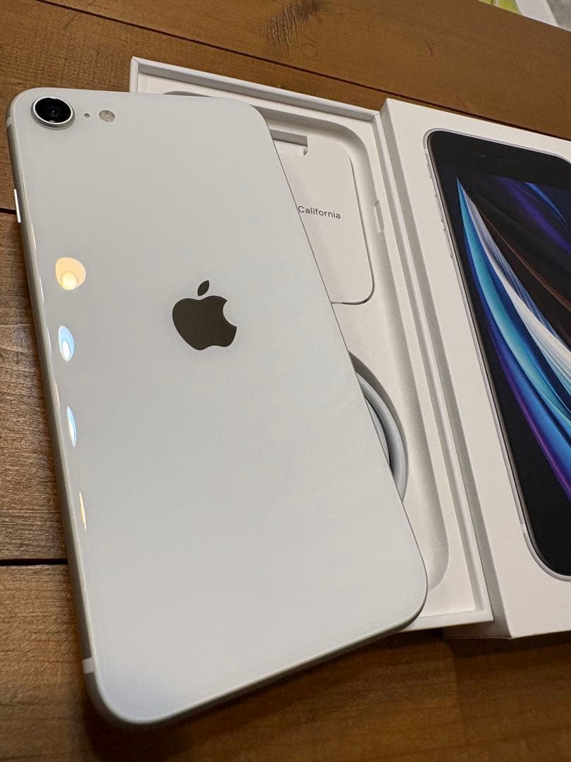Apple iPhone SE (第2世代) 128GB ホワイト