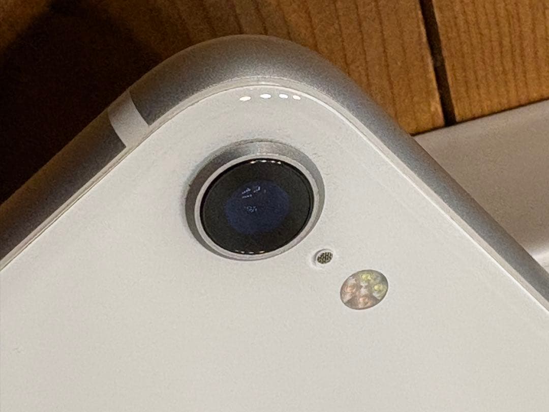 Apple iPhone SE (第2世代) 128GB ホワイト