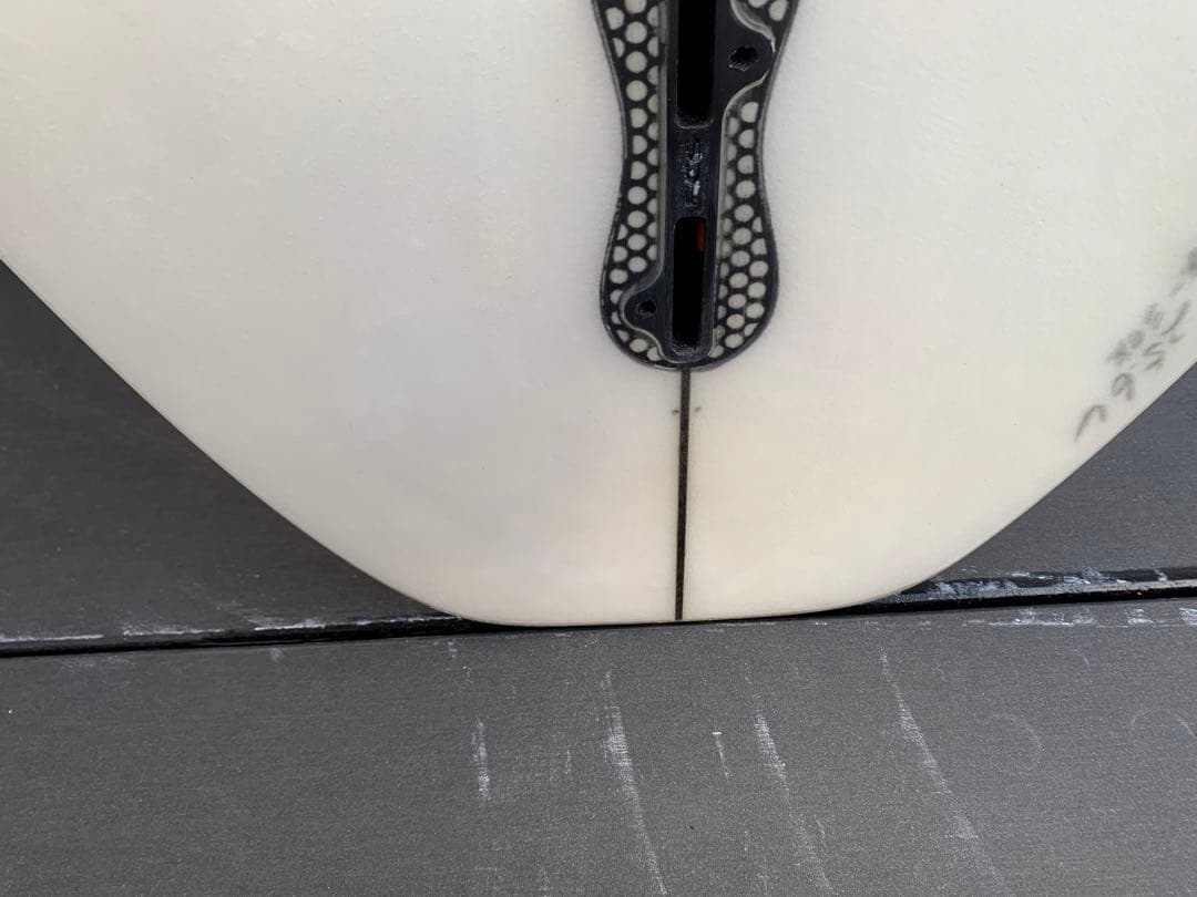 セレンディピティーサーフボード　ネオ3 5.9