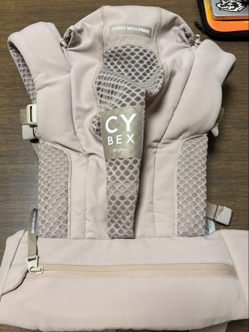 Cybex コアキャリア　コージーベージュ