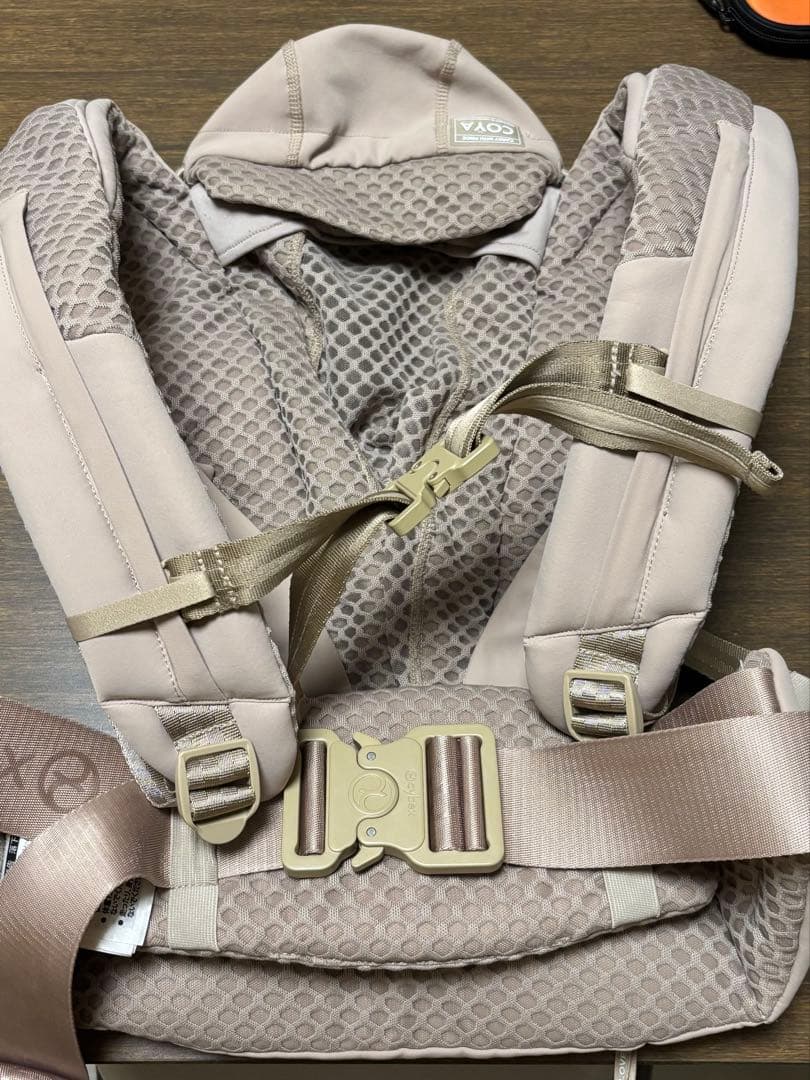 Cybex コアキャリア　コージーベージュ