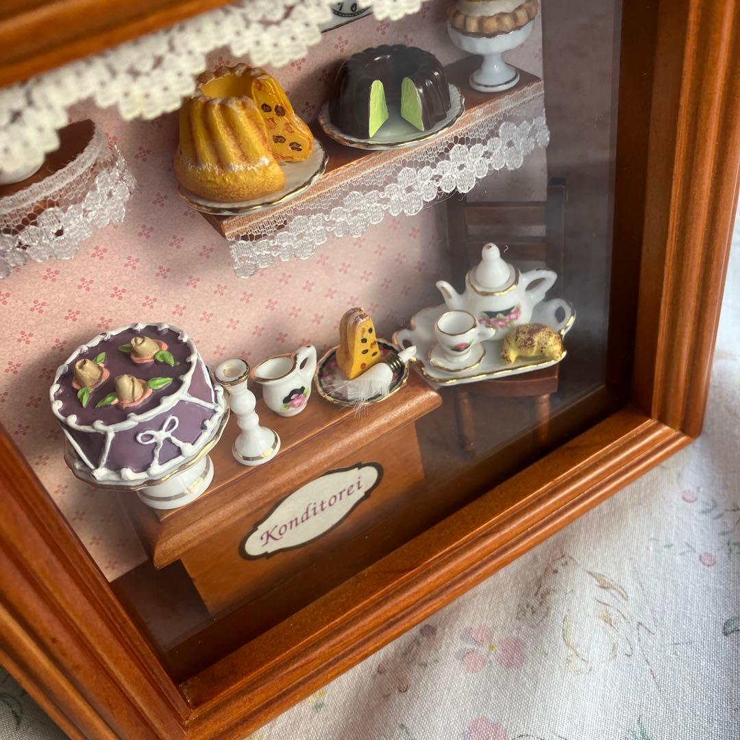 ククロフが可愛いケーキ屋さん ロイターポーセリン ドールハウス