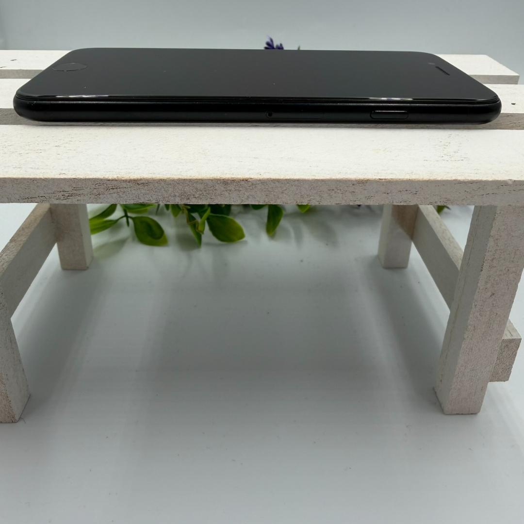 iPhone SE第3世代 64GB ミッドナイト 384