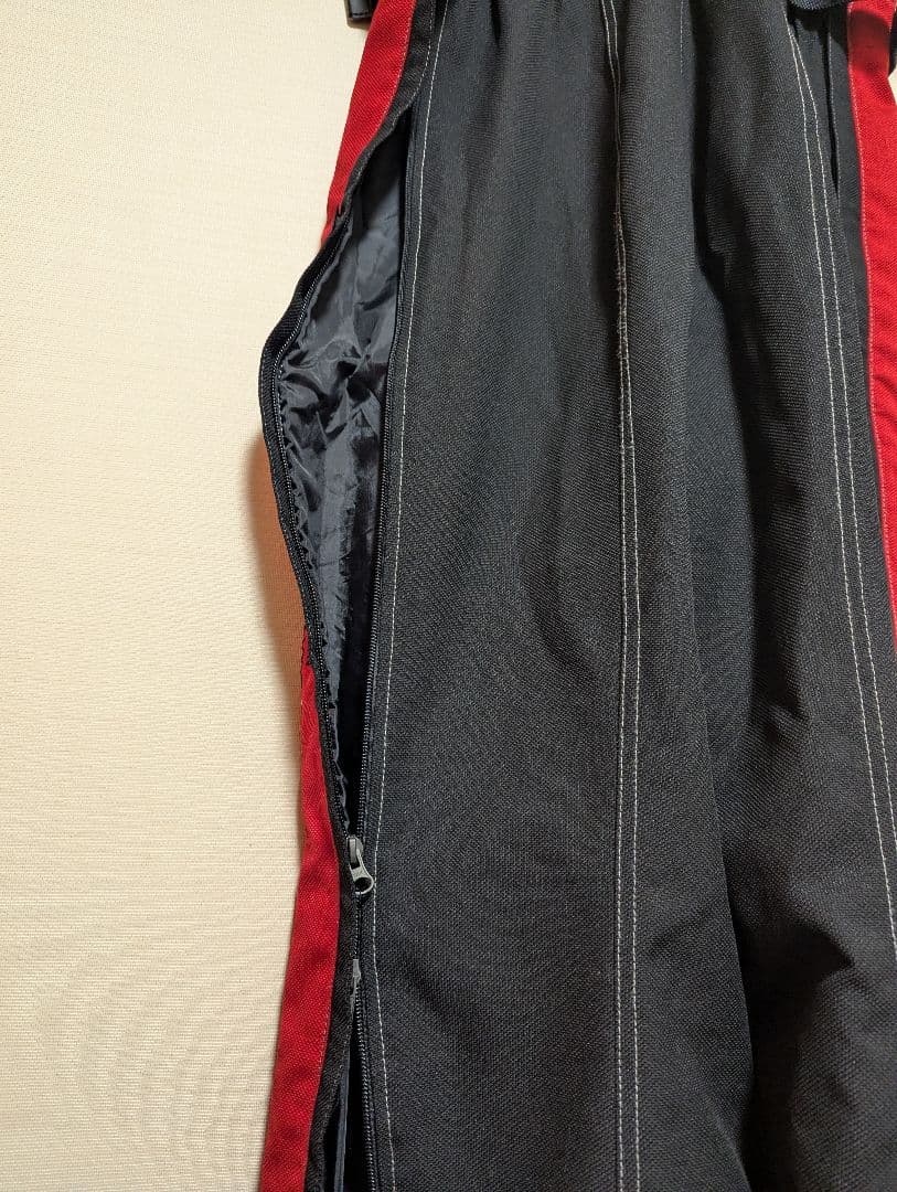 DESCENTE サスペンダー付きオーバーオール 黒赤