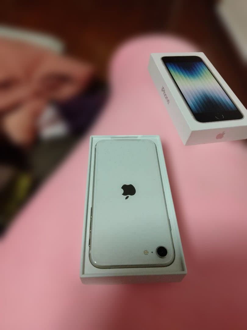 iPhone SE 第3世代 64gb