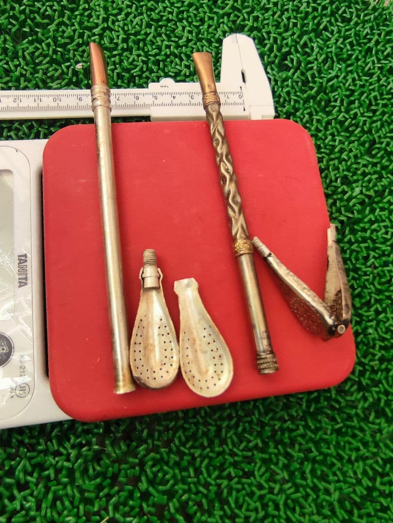 18Kと800の刻印が入ったヴィンテージメタルストロー