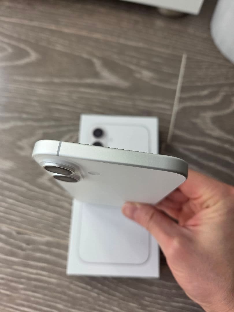 iPhone16Plus 128GB ホワイト 美品