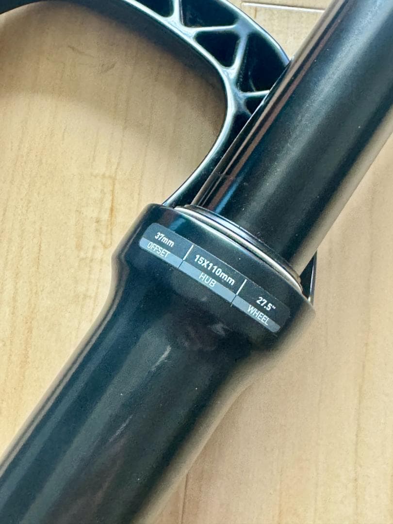 使用数回　2019 ROCKSHOX YARI 27.5/1.5ステアラー