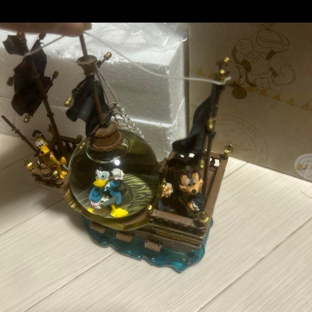 激レア　スノードーム　ディズニー　海賊船　スノーグローブ　フィギュア　ミッキー