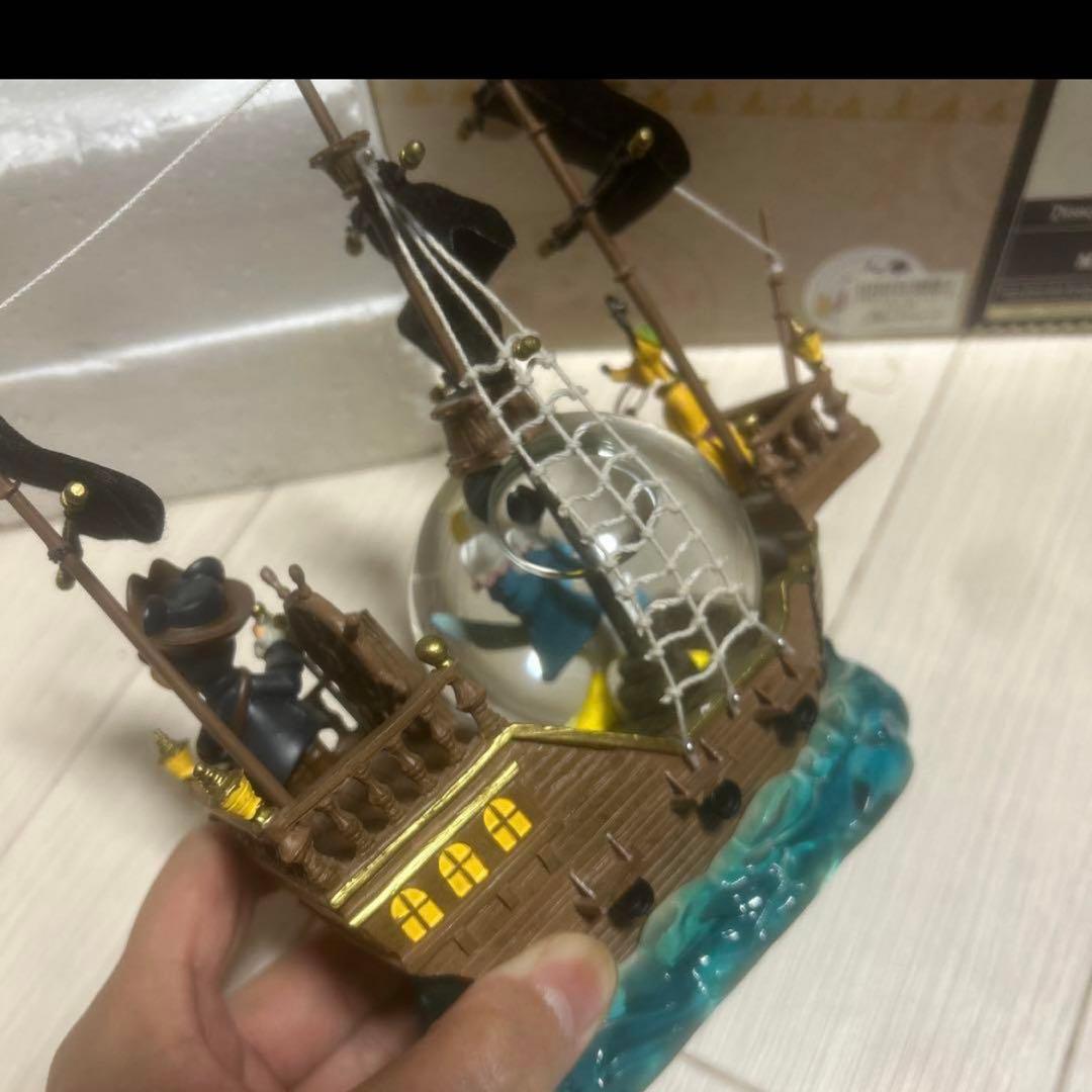 激レア　スノードーム　ディズニー　海賊船　スノーグローブ　フィギュア　ミッキー