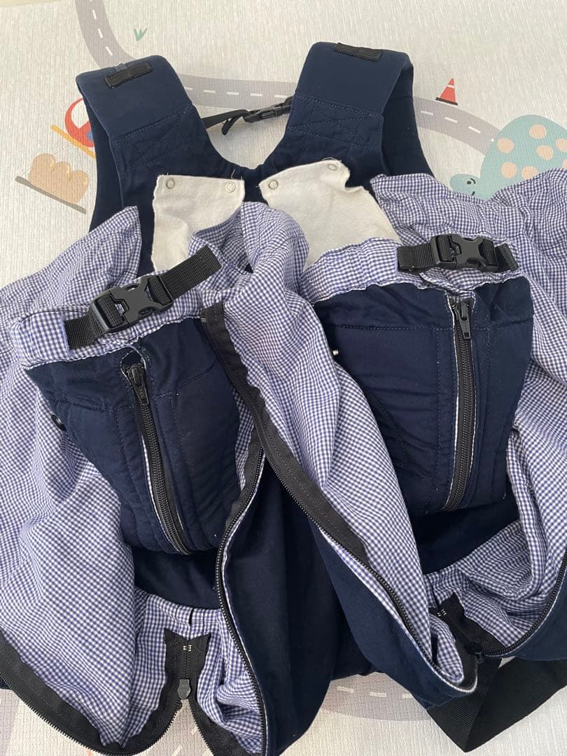 未使用替えスタイ付き　ウィーゴツインベビーキャリア　双子用　抱っこ紐　ネイビー