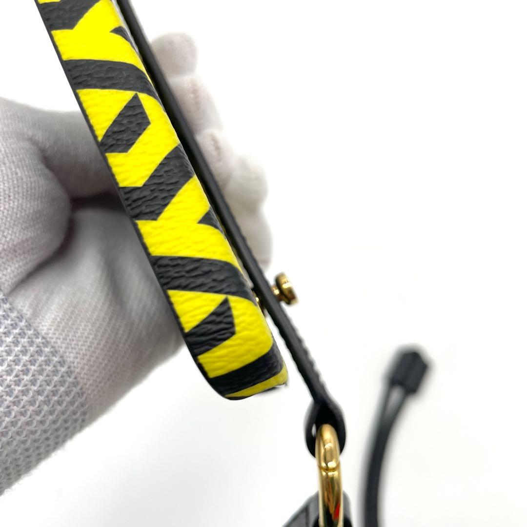 【美品】ヴェルサーチ スマホショルダー iPhoneケース イエロー×黒