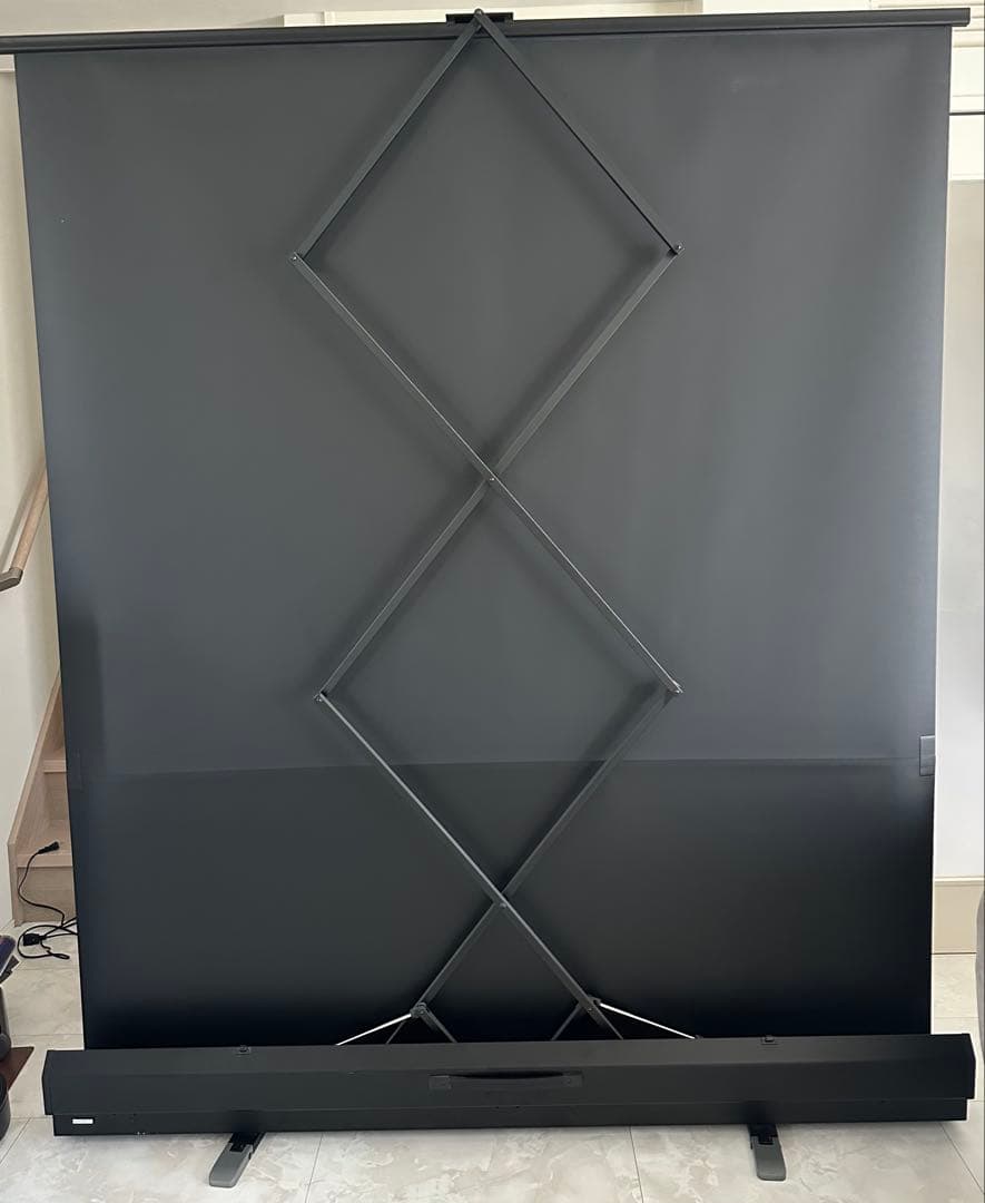 EPSON エプソン 携帯型ロールスクリーン(4:3/80型) ELPSC28