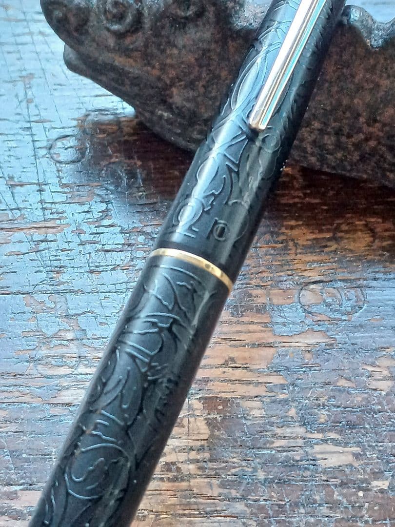 【メンテ済み】プラチナ　万年筆　唐草　18K　中字　美品　希少モデル