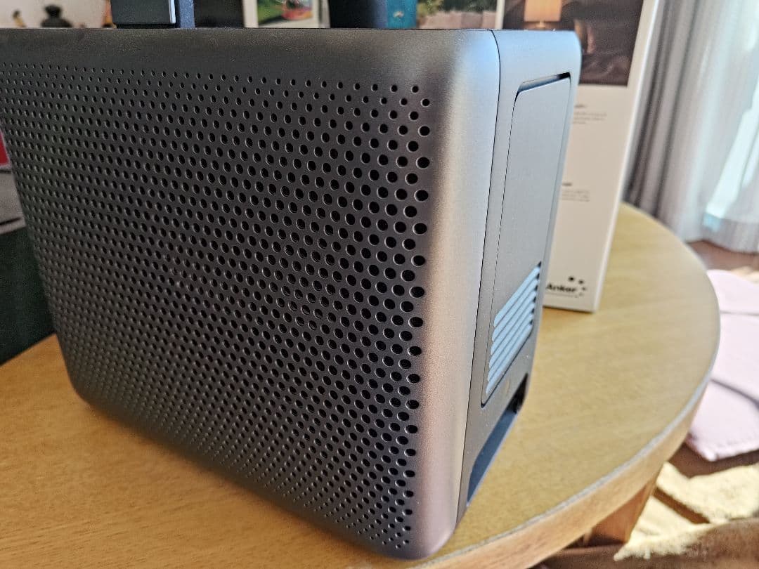 NEBULA Cosmos Laser 4K プロジェクター 本体