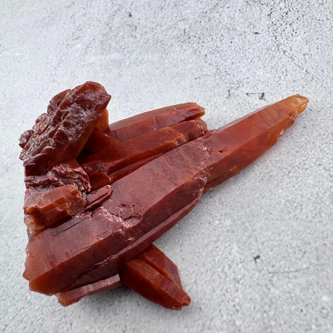 G-56マダガスカル産 赤水晶 クラスター 天然石　レッドクォーツ 希少原石