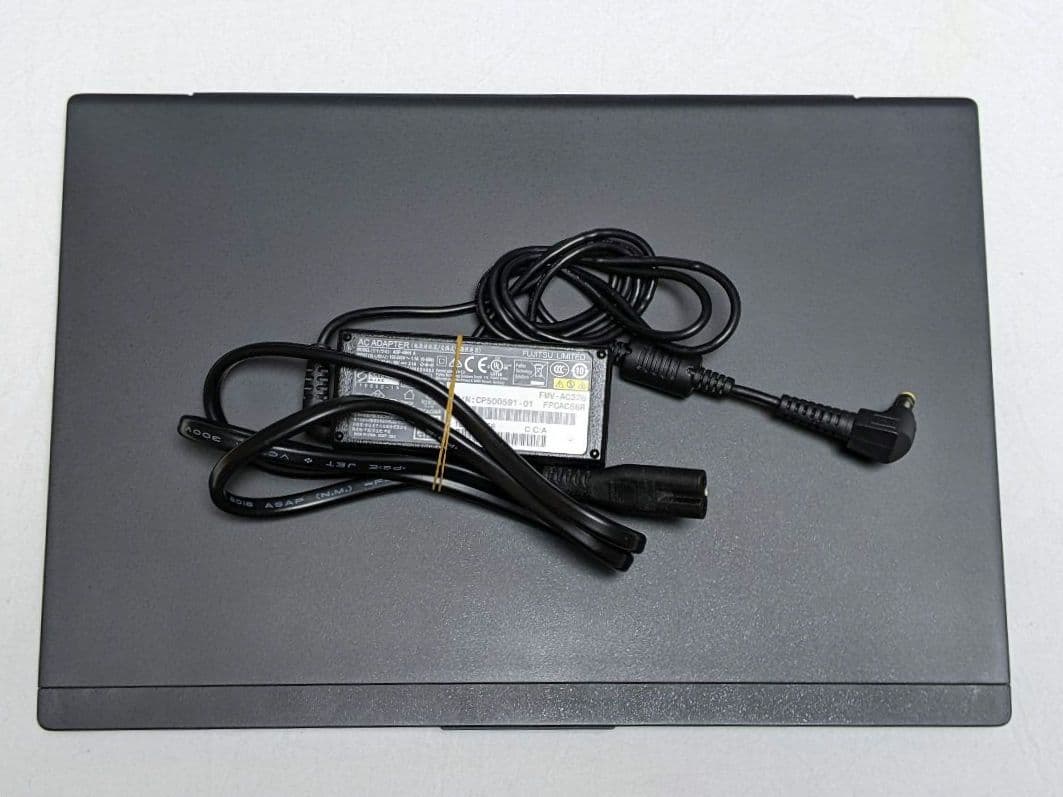 [FMV]LIFEBOOK U939 (八世 i5/8G/SSD256G)