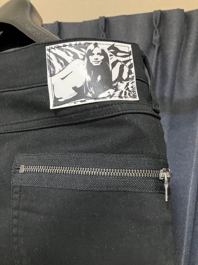 ヒステリックグラマー　ブラック　スタッズデニム　31インチ　ひざ開き加工