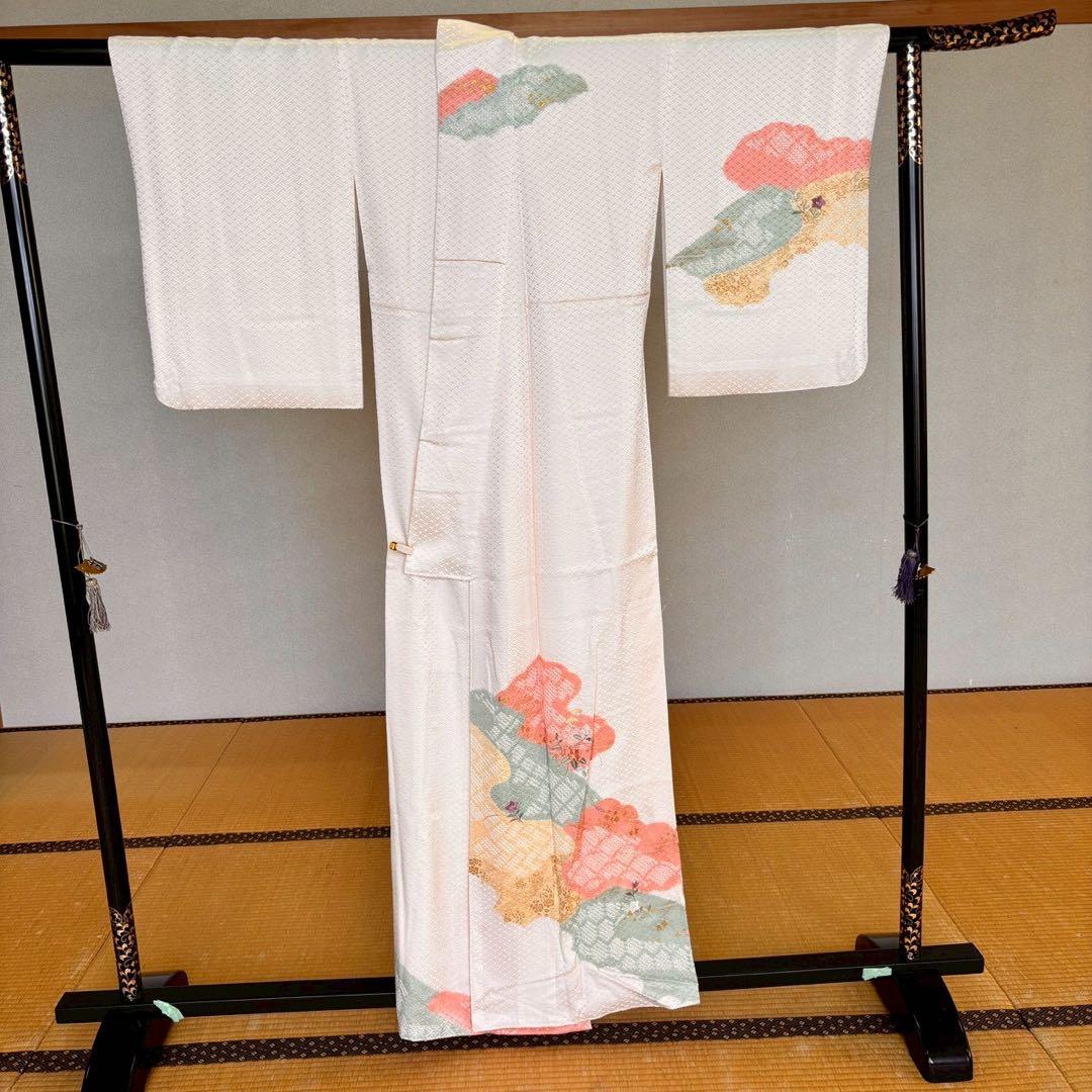 C- 1122▲正絹　付け下げ訪問着　襦袢付き　絞りと刺繍