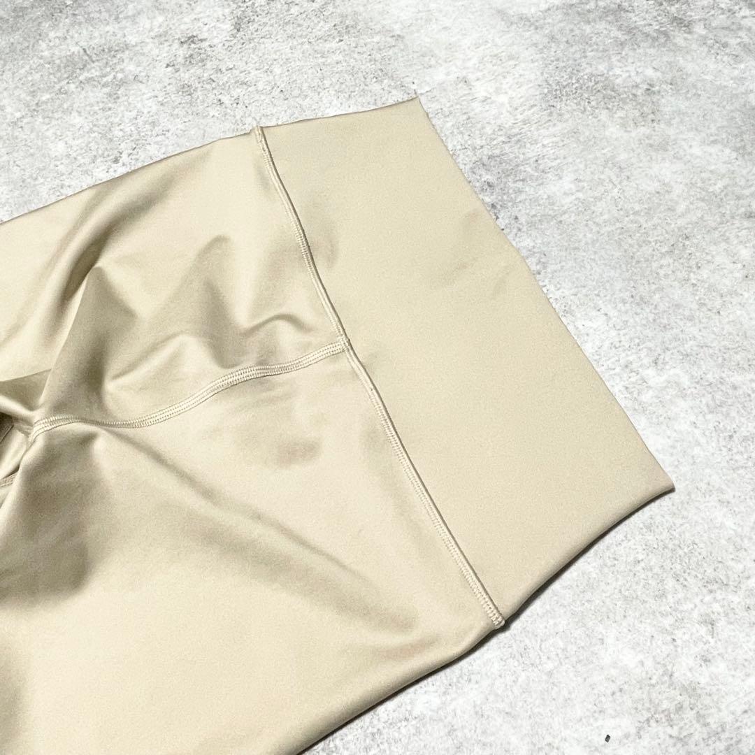 Ｍ未使用級alo yoga アロヨガ ハイウエストAirlift Legging