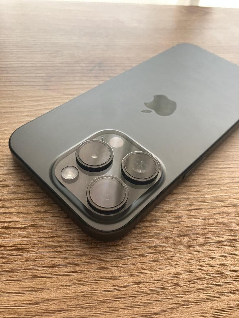 Apple iPhone 15 pro ブラック [注意点あり]