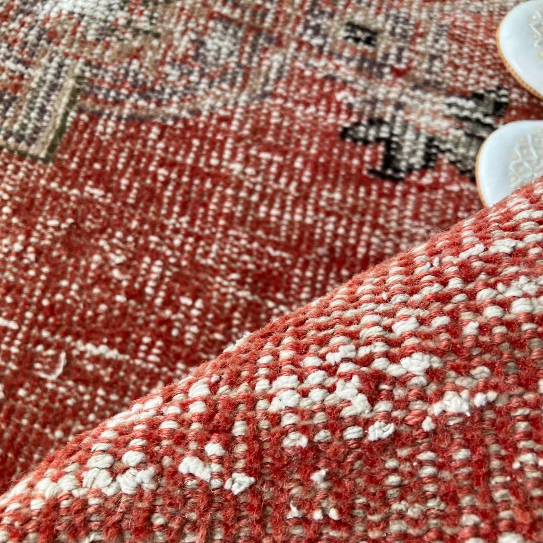 シャビーレッドコーラル116×174ブラック　メダリオン　トルコヴィンテージラグ