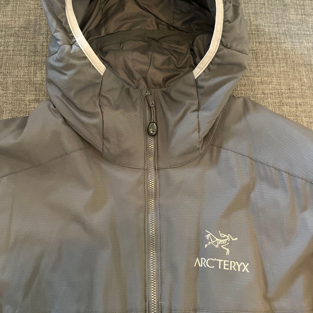 に*0様 ARC’TERYX Atom フーディ　Lサイズ　グレー