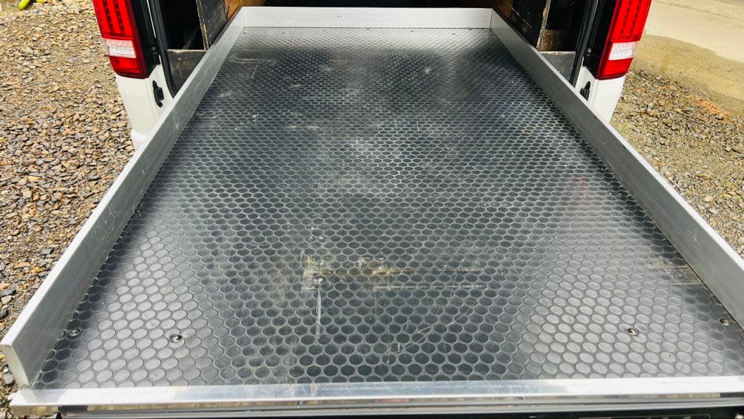 【愛知発引取限定】ハイエース200系標準ボディ用ユーアイビークル☆スライドフロア