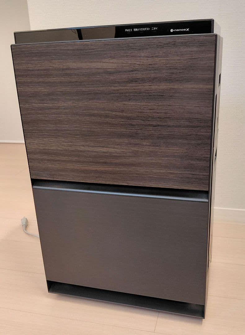 【美品】Panasonic F-VXW70 空気清浄機　加湿器付　2025年製